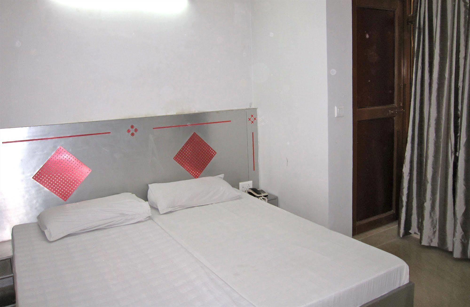 Hotel Kwality New Delhi Exterior foto